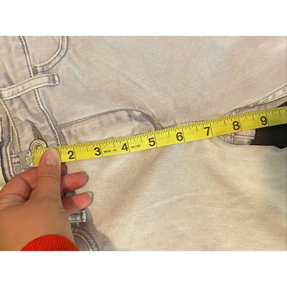 Abercrombie & Fitch • Light Wash High Waisted Skinny Jean • Size 2 \ w26 - Picture 7 of 10